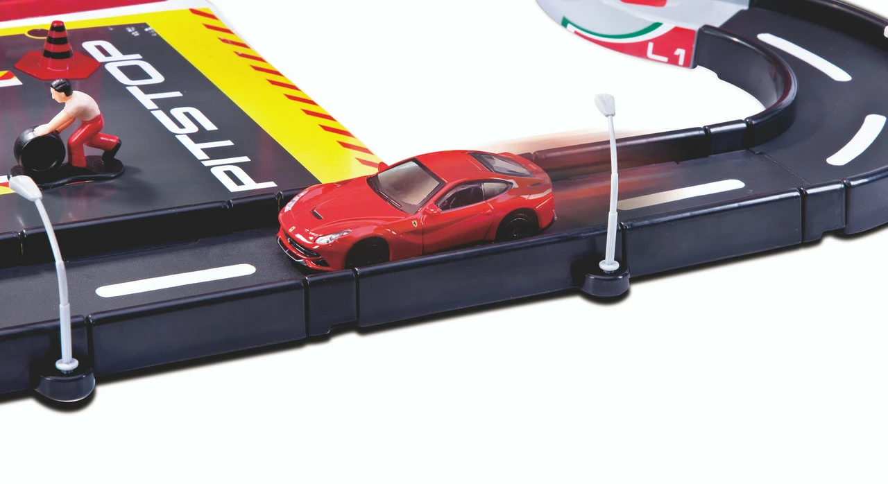 1:43 Ferrari R&P Racing Garage, Incl. 1 Car 5 1:43 Ferrari R&P Racing Garage, Incl. 1 Car - Image 3