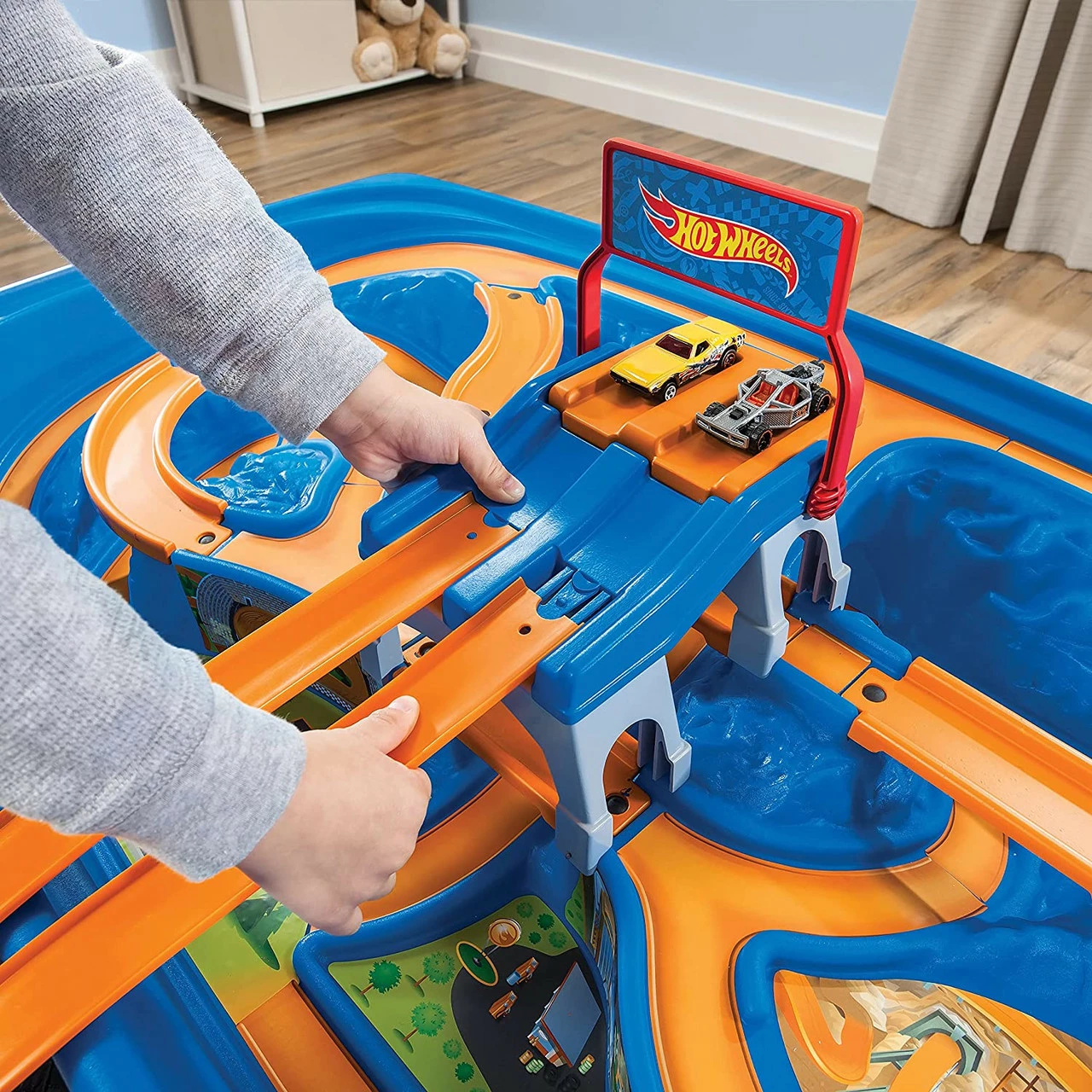 Step2 Hot Wheels Car & Track Circuit Play Table 5 Step2 Hot Wheels Car & Track Circuit Play Table - Image 3