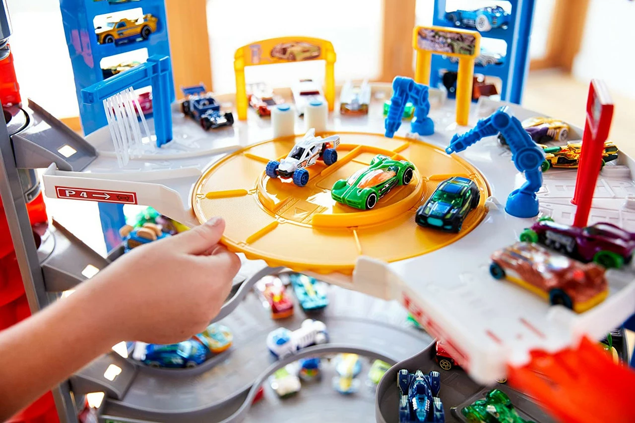 Hot Wheels Super Ultimate Garage Play Set 6 Hot Wheels Super Ultimate Garage Play Set - Image 4