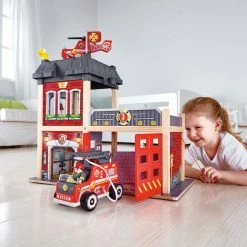 Hape Fire Station -Majorette Shop E3023 detail 33570.1610320132