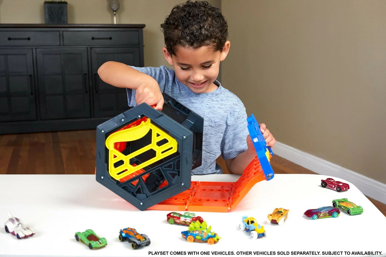 Hot Wheels Roll Out Race Way 7 Hot Wheels Roll Out Race Way - Image 5