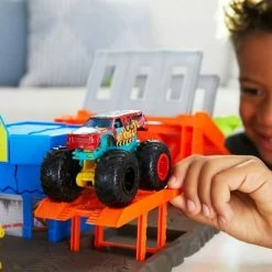 Hot Wheels Monster Trucks Blast Station Playset -Majorette Shop Hot Wheels Monster Trucks Blast Station Playset 2 51555.1652157011