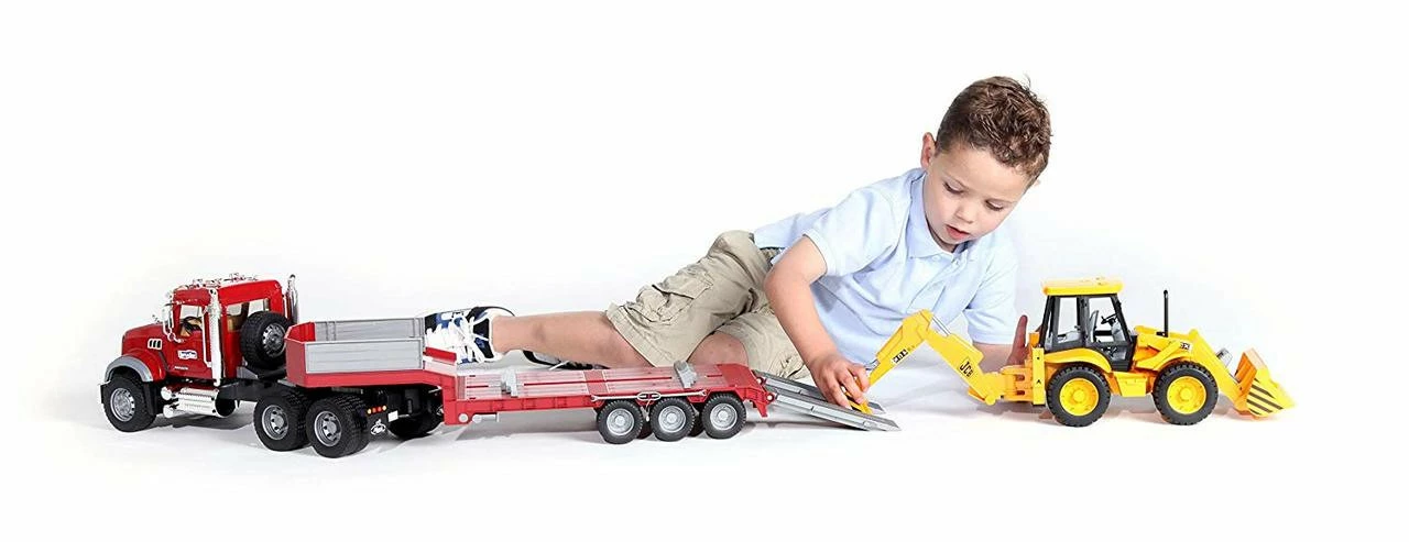 Bruder 1:16 Mack Granite Low Loader W/Jcb 4Cx Backhoe Loader 6 Bruder 1:16 Mack Granite Low Loader W/Jcb 4Cx Backhoe Loader - Image 4