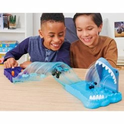 Monster Jam Mini - Megalodon Mayhem Race Set -Majorette Shop i5tnpoe8wfbdqxvzei3k.jpg 82181.1655780477